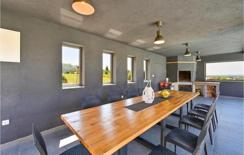 Klostar Ivanic House | Beautiful Home In Klostar Ivanic