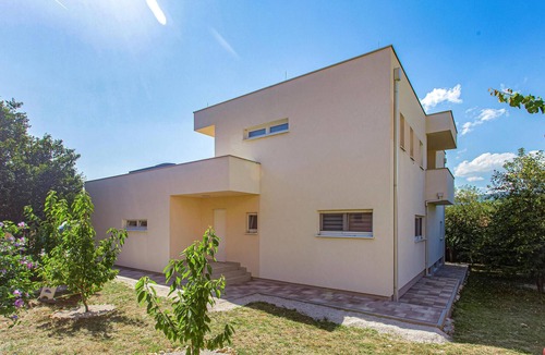 Dicmo House | Beautiful home in Kraj