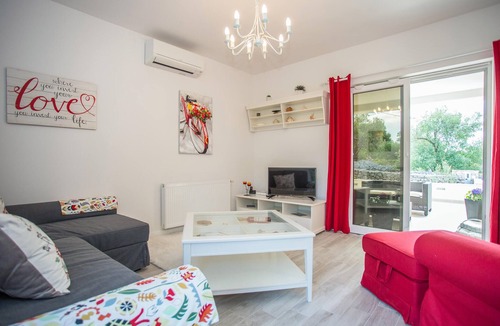 Mali Ston House | Beautiful home in Mali Ston with WiFi
