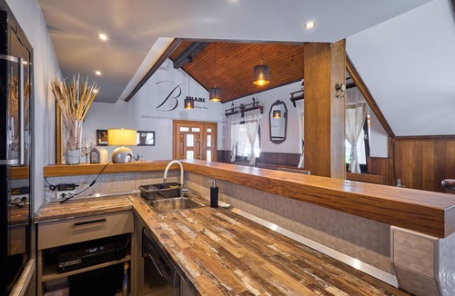 Popovaca House | Beautiful home in Popovaca with kitchen