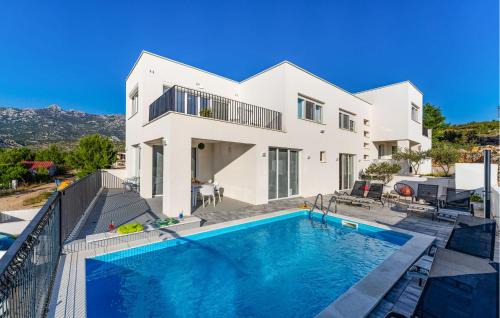 Rovanjska House | Beautiful Home In Rovanjska