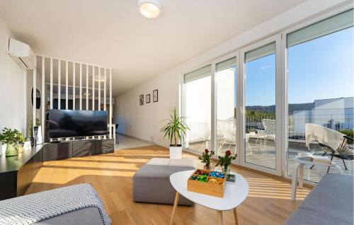 Rovanjska House | Beautiful Home In Rovanjska