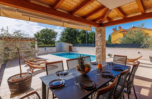 Pavicini House | Beautiful home in Segotici