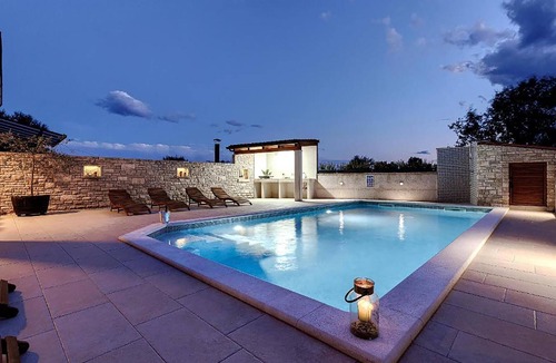 Pavicini House | Beautiful home in Segotici