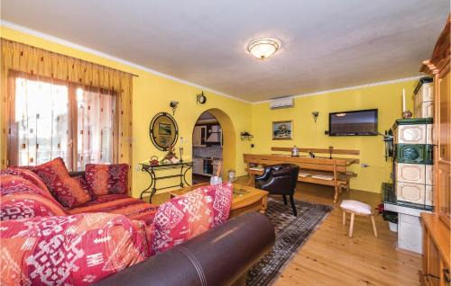 Drnis House | Beautiful Home In Trbounje