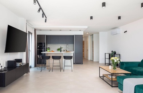 Zaboric House | Beautiful home in Zaboric with sauna