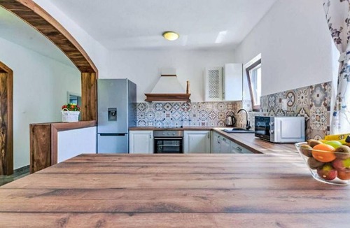 Benkovac House | Beautiful private villa for 12 guests with A/C, WIFI, private pool, TV, terrace and panoramic view