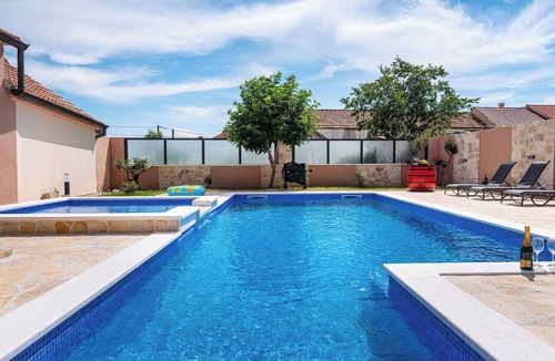 Benkovac House | Beautiful private villa for 8 people with private pool, A/C, WIFI, TV, terrace and panoramic view