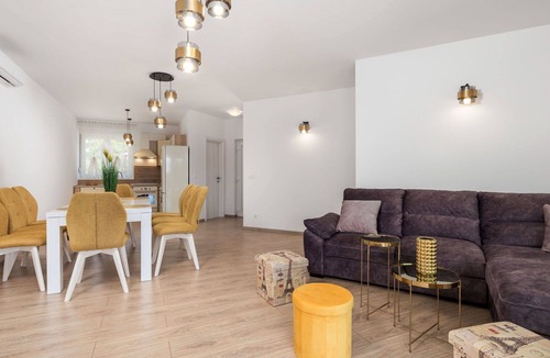 Skrbcici House | Beautiful private villa for 10 people with private pool, WIFI, A/C, TV and terrace