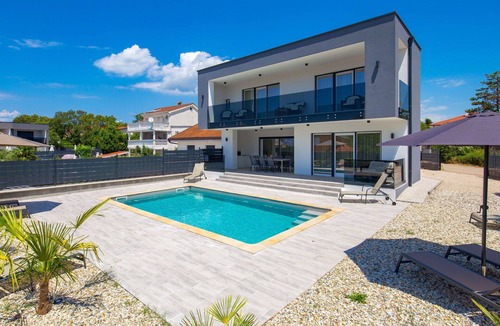 Skrbcici House | Beautiful private villa for 10 people with private pool, WIFI, A/C, TV and terrace