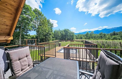 Lovinac House | Beautiful private villa for 4 people with WIFI, A/C, hot tub, TV, terrace and pets allowed