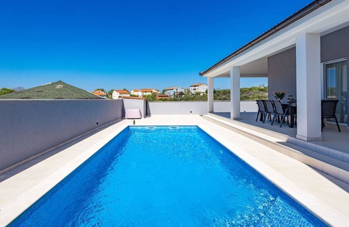 Loborika Villa | Beautiful private villa for 8 people with private pool, WIFI, A/C, TV, terrace and pets allowed
