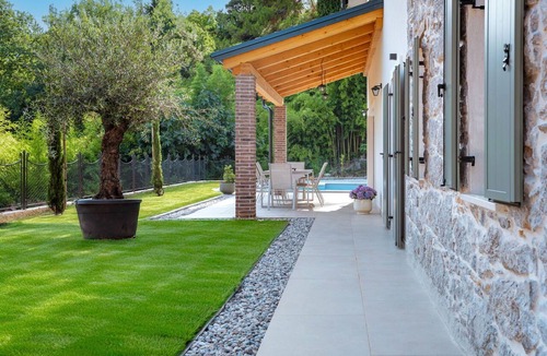 Opric Villa | Beautiful private villa for 8 guests with WIFI, A/C, private pool, TV, terrace and pets allowed