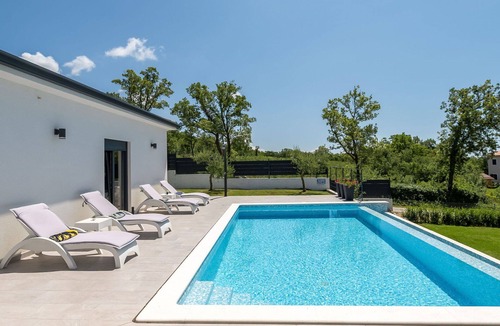 Stanisovi House | Beautiful private villa for 4 people with A/C, WIFI, private pool, TV and terrace