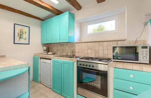 Laginji House | Beautiful private villa for 10 guests with WIFI, private pool, TV, patio and pets allowed