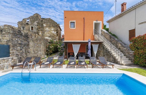 Oprtalj House | Beautiful private villa with private pool, internet, A/C, TV, terrace, pets allowed, panoramic view