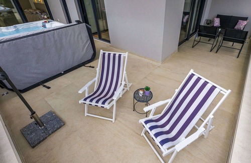 Hreljici Villa | Beautiful private villa for 6 people with A/C, private pool, WIFI, hot tub, TV and terrace