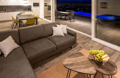 Opatija Villa | Beautiful private villa for 6 guests with WIFI, private pool, A/C, TV, terrace and panoramic view