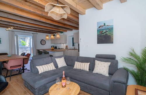Nerezise House | Beautiful private villa for 6 people with A/C, private pool, WIFI, TV and terrace