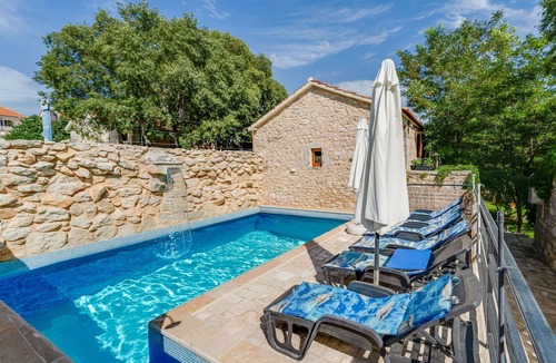 Stankovci House | Beautiful private villa for 8 guests with WIFI, private pool, A/C, TV and patio