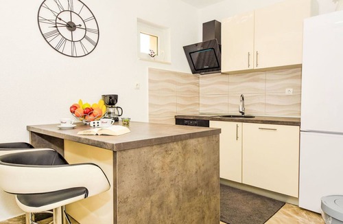 Benkovac House | Beautiful private villa for 6 guests with A/C, WIFI, private pool, TV and terrace