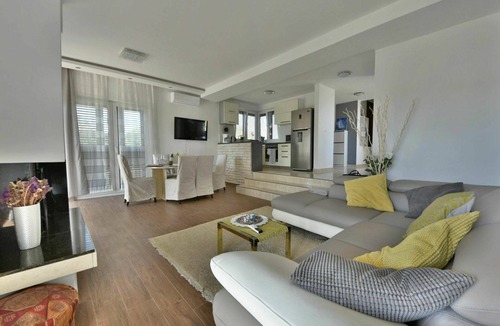 Bibinje House | Beautiful private villa with WIFI, A/C, hot tub, private pool, TV, terrace and pets allowed