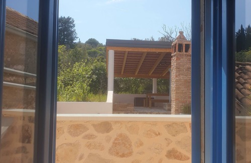 Mali Iz House | Beautiful rustic dalmatian stone house