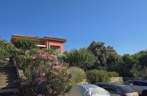 Kampor House | Beautiful, spacious apartment with sea views and a large terrace.