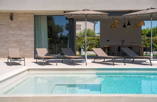 Porec Villa | Beautiful Villa Convivo with pool in Visnjan