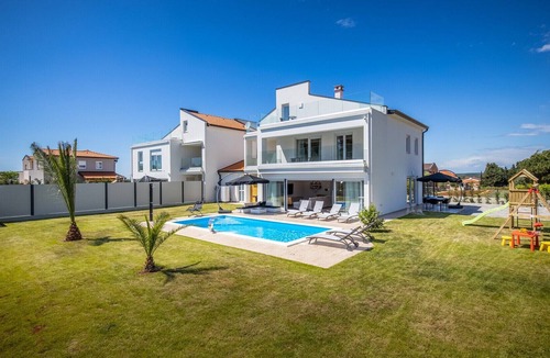 Porec Villa | Beautiful Villa Eni East