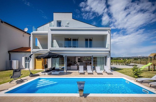 Porec Villa | Beautiful Villa Eni East