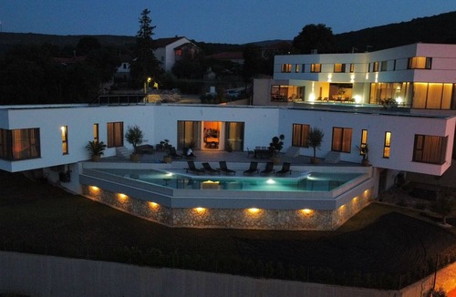 Zmijavci Villa | Beautiful Villa Estate di Pasqual 1