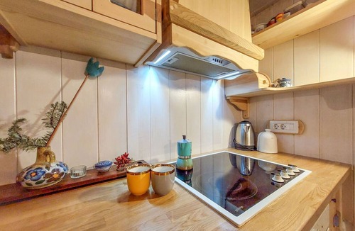 Cres House | Beautiful villa for 4 guests with WIFI, A/C and balcony