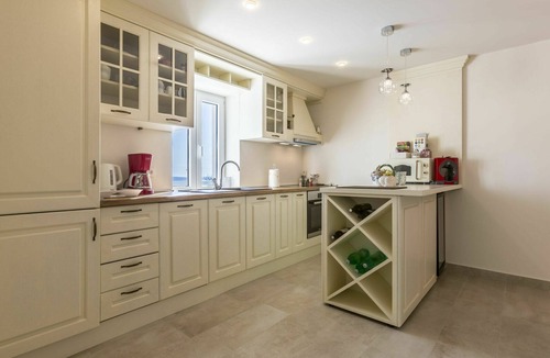 Jesenice House | Beautiful villa for 6 people with WIFI, private pool, A/C, TV, patio and pets allowed