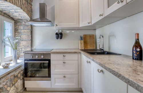 Volosko House | Beautiful villa for 8 guests with A/C, WIFI, TV, terrace and pets allowed
