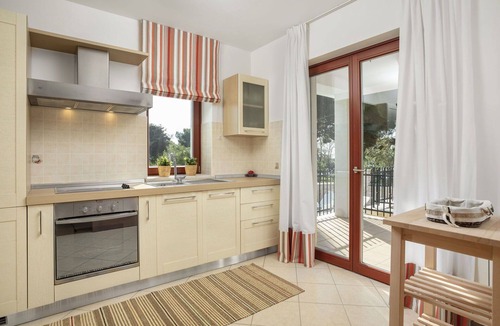 Basanija House | Beautiful villa for 8 guests with WIFI, A/C, private pool, TV and terrace