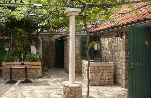 Cista Velika House | Beautiful villa for 8 people with A/C, private pool, WIFI, TV, terrace and parking