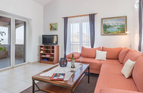 Vizinada Villa | Beautiful villa for up to 8 people with a private pool