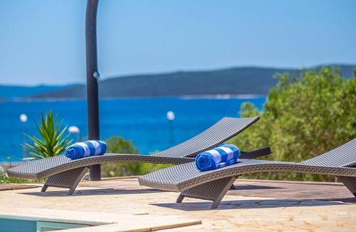 Ugljan Villa | Beautiful Villa Gellia