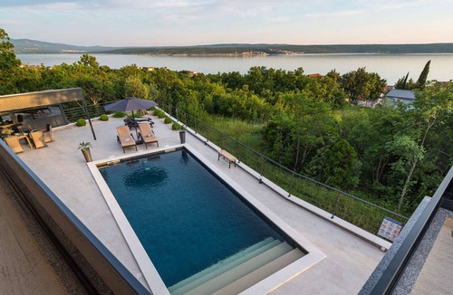 Maslenica Villa | Beautiful Villa Hill