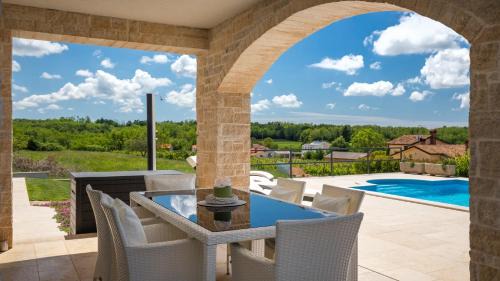 Vrh Lasici Villa | Beautiful Villa Marika with pool in Vizinada