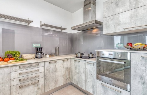 Golubici Villa | Beautiful Villa Over The Hilltop with a pool