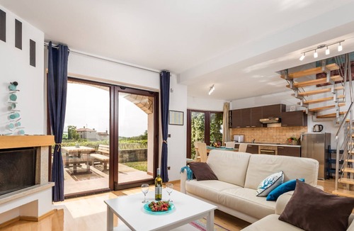 Tar Villa | Bellavista Tennis & Pool