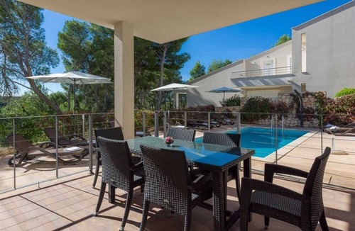 Cove Makarac (Milna) Apartment | Best island vacations