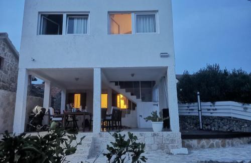 Drvenik Mali House | Bijela kuča