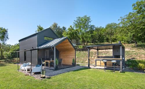 Vrdnik House | Black Emerald - Vrdnik