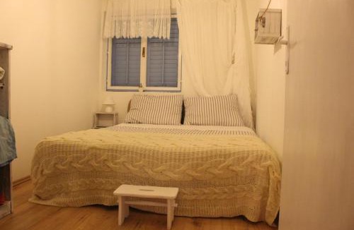 Iz Apartment | Blue Harbour No. 15