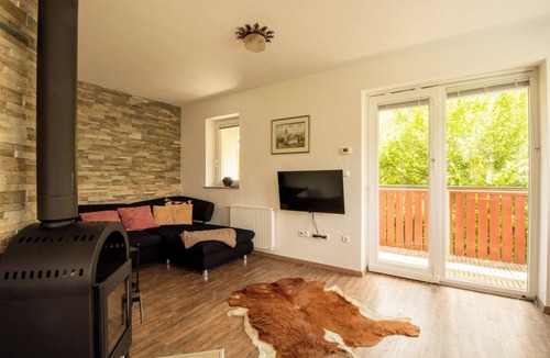 Bohinjska Bistrica Apartment | Bohinj - Bee Apartment with a a balcony, close to the river