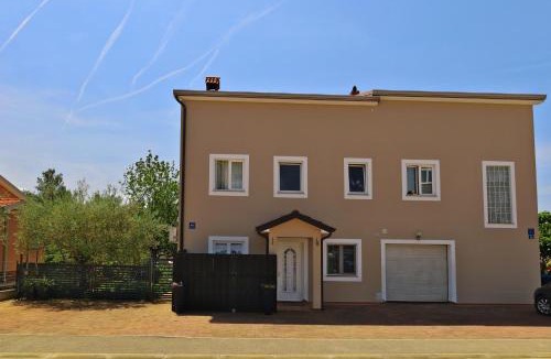Murine House | BOŽICA House with apartments