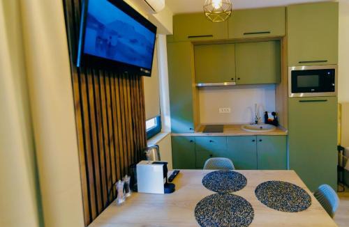 Saturn Apartment | Breeze Studios Saturn